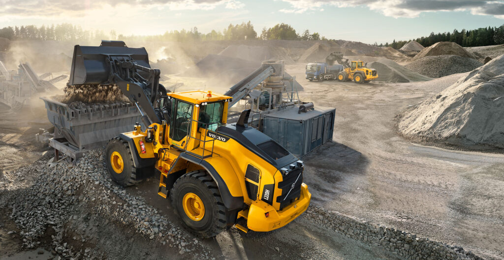 volvo show wheel loader l220h