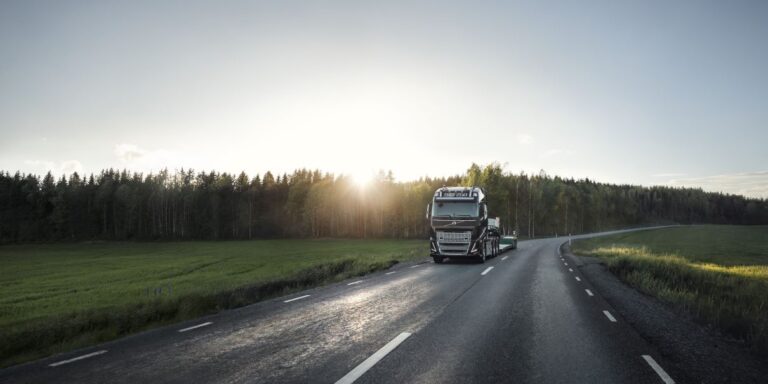 Volvo FH16 768x384, Topspot