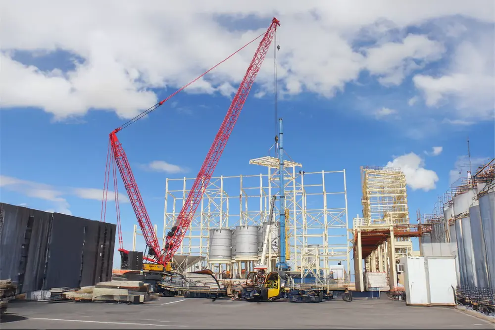sany crawler crane on site